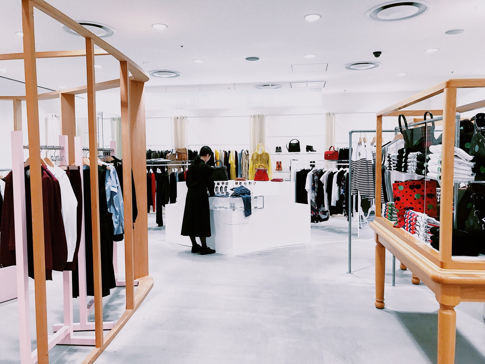 Qualities To Become The Best Store Manager Blog LuxeTalent